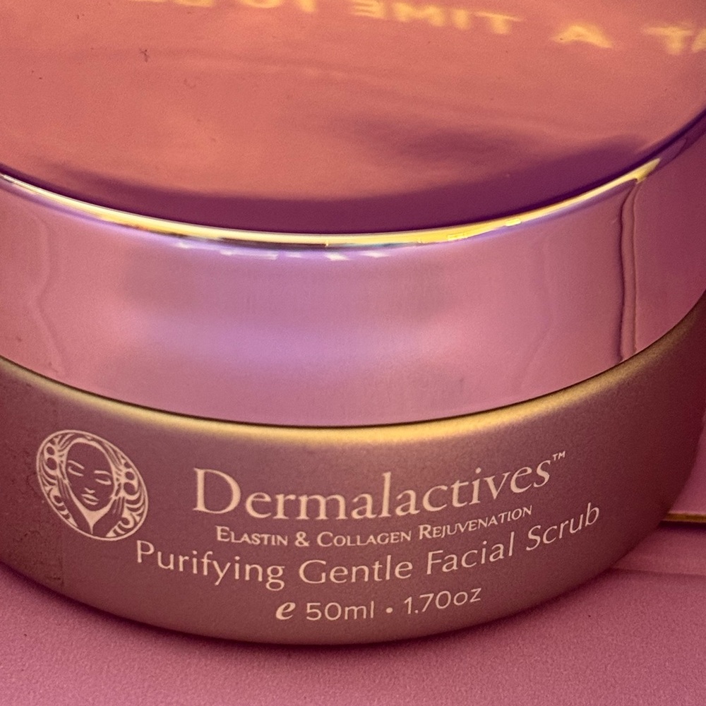 Purifying Gentle Facial Scrub - Dermalactives BRAND NEW full size 1.70 oz